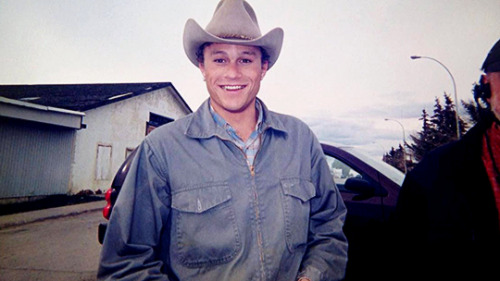 dailyheathledger:A fan photo of Heath Ledger on the set of Brokeback Mountain in May 2004