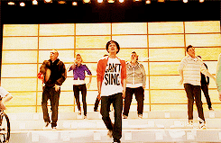 lopeirce:  glee meme → ten performances [4/10]↳ born this way 