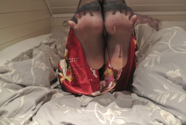 linkasfeet:  Request for my feet in Nylon, this was the best I could do for now…