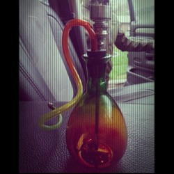 re-love-tion-h2:  w4ndering—lust:  #onehosehookah