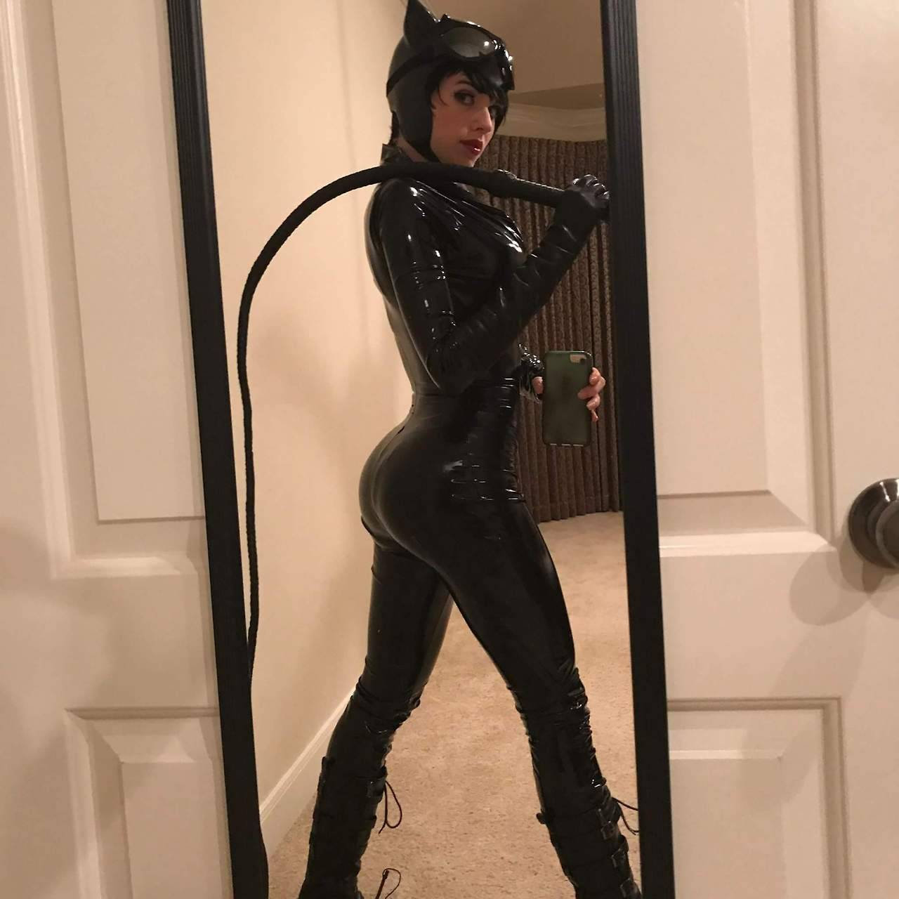 cosplay-galaxy:Catwoman by Amouranth &gt;she will never punish you with her whip