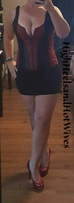 highheelsandhotwives:  Front and back