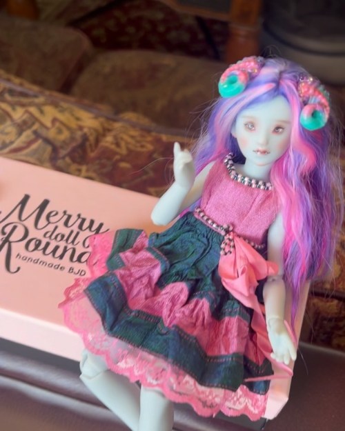 Finished to new dress for my Little Monsters Dango. I love the pink and black color combo!  Doll is 