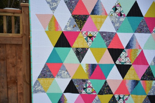 Grid Triangle quilt - Finished!*Hello! It’s been a while … a long while :). I hope you are do