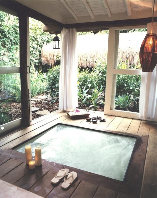 homedesigning:  Trancoso Whirlpool