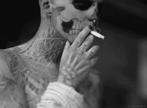 何も