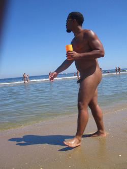 interracialsecertgay:  tastyblkman:  Beach