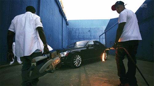 loyal-2d-game:  troncatbitches:  How could you do such a thing to a Maybach?   To