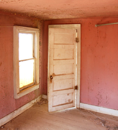 Sudan, Texas. Some ruined houses around, including this one with a pink room that gives us the creeps for some reason.
Photo ©2009 Merin McDonell for SomaFM