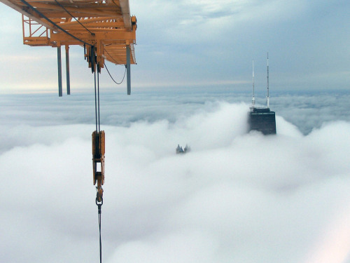 modiddy: onemoretimewithfeeling: windycity: askvero: emilyposts: peterbaker
“ “ “”
The crane operator on the Trump Tower construction in Chicago has been sneaking his camera up with him.
” ”