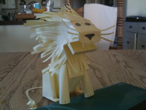 Animals made from Post-It Notes! This guy&rsquo;s awesome, he perfected this Post-It Note s