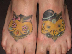 meedchen:  Owl Feet Tattoos (via Nowhere