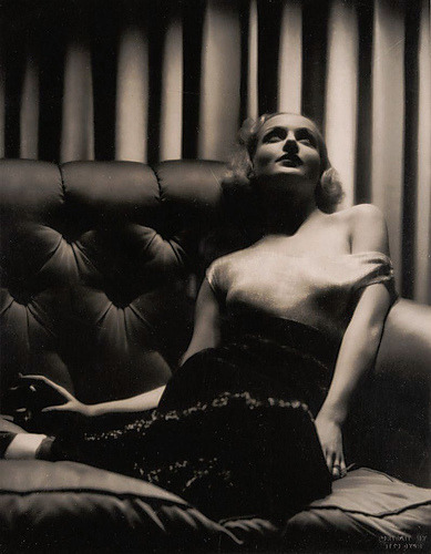 classic-hollywood-glam: thedirtythirties:  Carole Lombard, circa 1930s  –via Faces from the Past   (