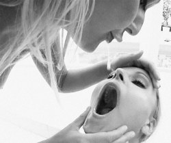 Poinkpoink:  (Via Tearsoferos)