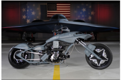petapeta:  petapeta:  yamato:  masakick:  B-2初飛行20周年を記念してB-2の開発元となるノースロップ・グラマン社が特別に製作した特別製の「B-2ステルスバイク」。 (via B-2ステルスバイクが登場 - Technobahn)