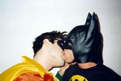 fuckyeahkissing: batman