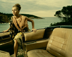 Autumn Promenade photo by Jacques Olivar