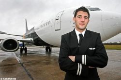 miniroshi: Ed Gardner, 20, is the UK’s youngest ever commercial pilot Congratulations to him. Plus he&rsquo;s cute :]