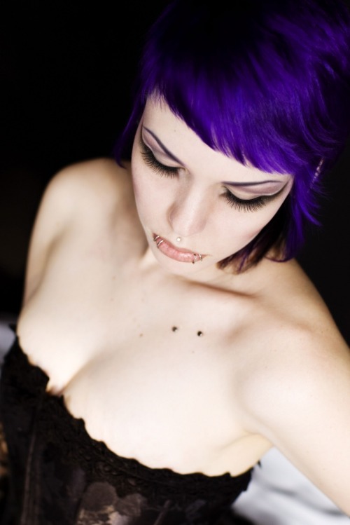gh2u:  bodypiercings:  technicolorhairgirl:  (via fuckyeahhairdye)