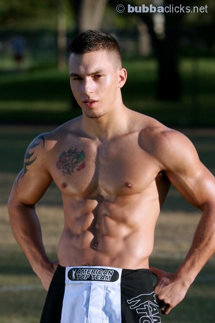 (via muscle-lovers, nsfwboys)