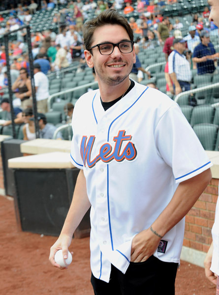 Sex AM throwing out the first pitch on August pictures