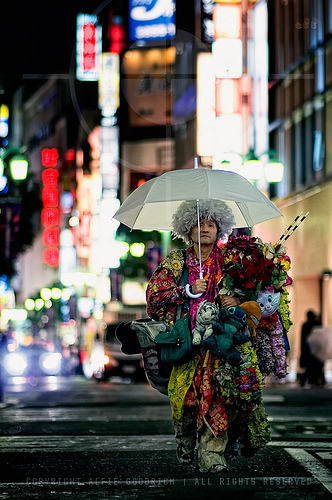 j-p-g:
“Japanese ‘Joseph’ and His Technicolored Dream-coat; Shinjuku, Tokyo (via Alfie | Japanorama)”