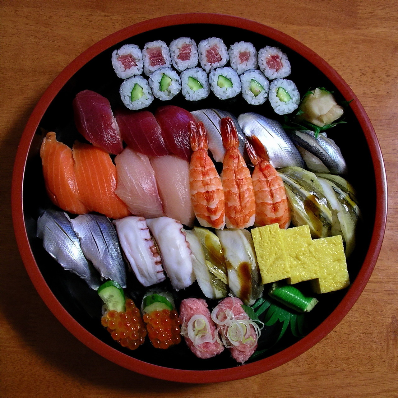 nemoi memo — Sushi (via Blue Lotus)