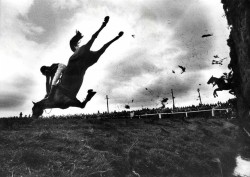 Saut d'obstacle photo by Mike Madoney, 1976