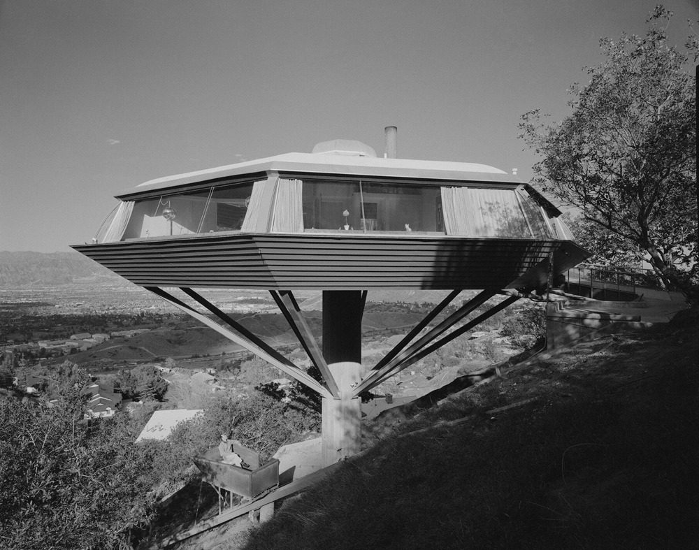 Chemosphere (Malin House), Silver Lake, CA Architect: John Lautner, 1960photo: Julius