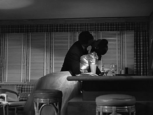 ravingsofanundiscoveredgenius:  wehadfacesthen:  Mildred Pierce  (Michael Curtiz,
