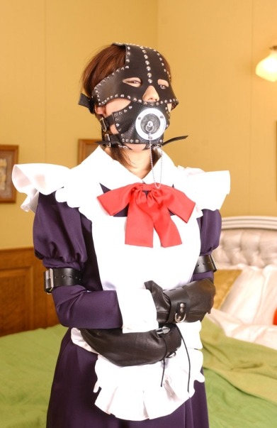 yoursissyjoy:  kinky-andstuffs:  fsz:  Maid Bondage.  