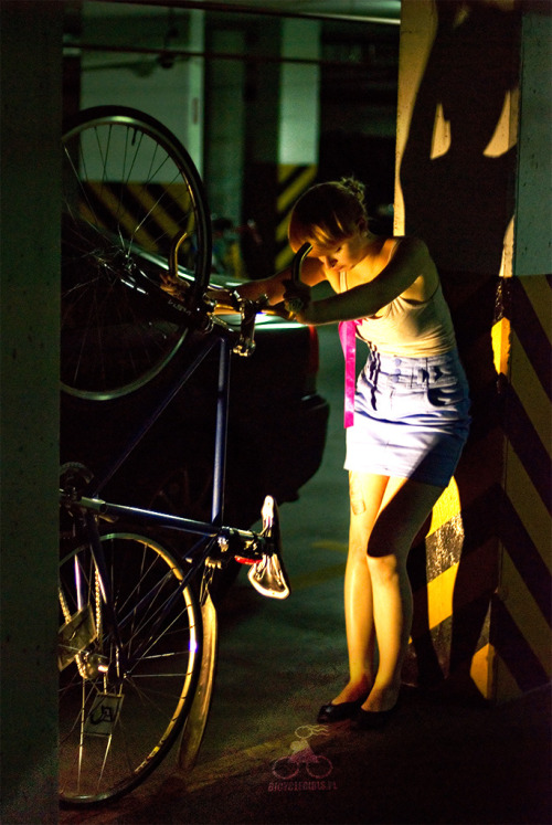 hm7:  bikes-cycling:  charikichi:  Dziewczyny na rowerach