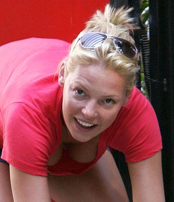 mostlycelebs:  xxxnotfoundxxx:  Kath(via wardrobemalfunction)