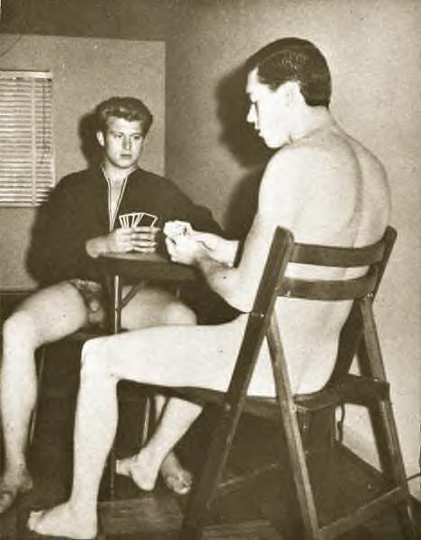 twinkiedad: nightnewspecial: bigboysdoitbetter: biguy4bros: bigapache164: onlookerokc: Strip poker a