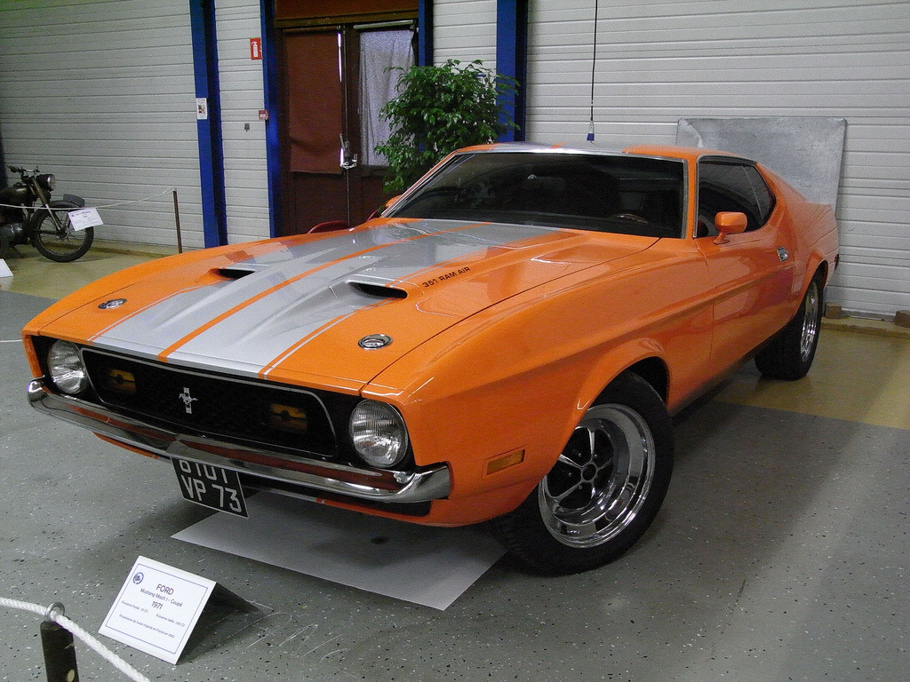 femalemuscletalk:  americanmuscle:  1971 Ford Mustang Mach 1 [via](via loudpop)