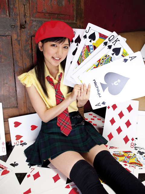 mifei: 19890713:  キュートな彼女、清楚な彼女、真野恵里菜の笑顔に癒されたい：RBB NAVi (ブロードバンドコンテンツ 検索サービス)