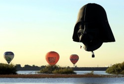 yaruo:  gkojax:  Pic of the Day - Darth Vader