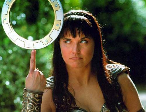 zombiekookie:  deceptivecadence:  Just another reason Xena is too cool.  I love her. <3  I want to watch this show again. Xena was awesome!