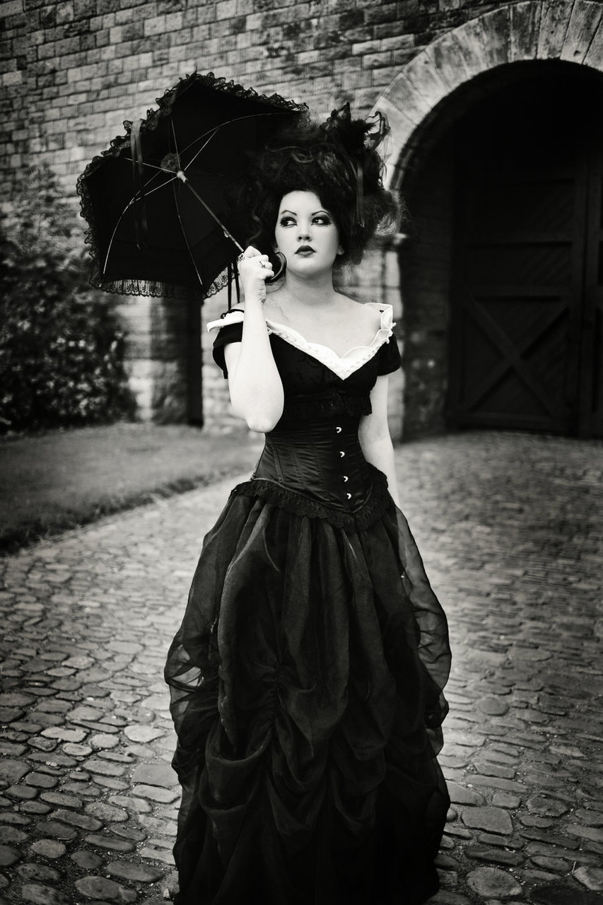gothfashion:  the world is not enough. by =Nirelleth on deviantART   (via beautykills)