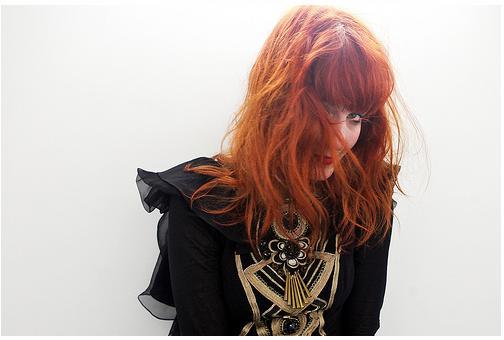fuckyeahflorencewelch:  (via hollysses)   i want her hair :)