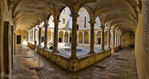 Claustro Monasterio Franciscano.Zadar (Croacia) (via FJcuenca)