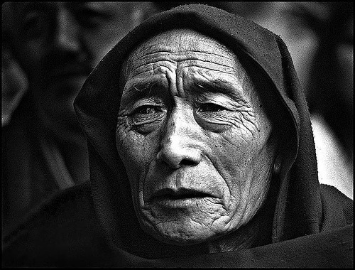 Tibet in exile, Dharamsala 1989 (via Helmut Schadt) Tibetan monk. Photograph taken on December19th, 