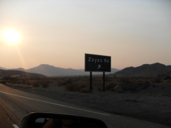 randomanimosity:  omgitsnico:  randomanimosity:  Zzyzx Rd. =] It’s on our way to Las Vegas— and I always like passing this exit up, ‘cause I like saying the name out loud. And I just love how it’s spelled.  How would one even prononunce that??