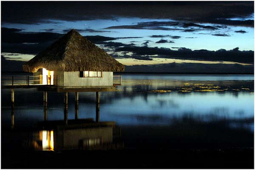 Tahitian Bungalow (via florian charreard)