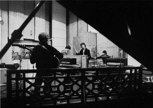 tartanspartan:  The Beatles in Abbey Road Studios Recording the Revolver Album — Robert Freeman, und