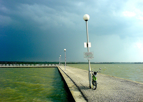 The lake of Velence / Hungary - storm incoming (via temp13rec.)