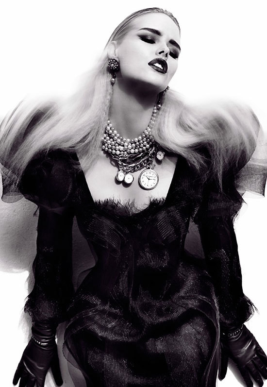 spinningbirdkick:  gothcat:  (via joeyjojo)   (via joeyjojo)