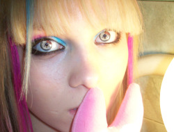 lilmama23:  amandanguyen:  hello-kitty:  RE-POST: hello kitty contact lenses   Submitted by asjx3   that’s cooooool !  