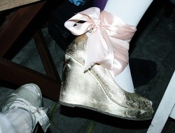 (via pit-a-patwenttheheartofmissmouse) :O shoe love at first sight