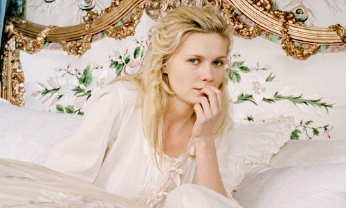 aislinginwonderland:  sneakingglances:  clevercoffeetables:  coffeeandlipstick:  mcfearless:  vild:  (via bosinney)      